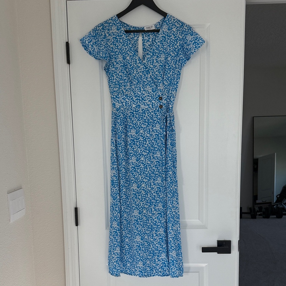 Sienna Sky Blue and White Floral Midi Dress